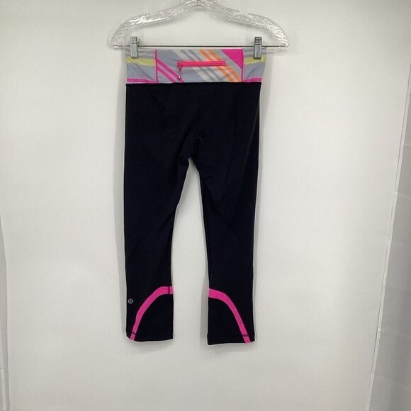 Ladies Lululemon 3/4 Length  Leggings‎ medium - Picture 2 of 7